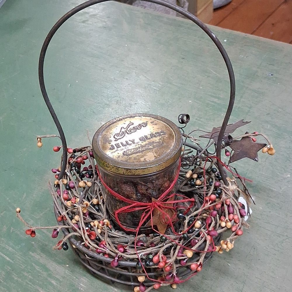 Metal basket / pip wreath w/ metal‎ stars & vtg. Jar Of Hops Included.